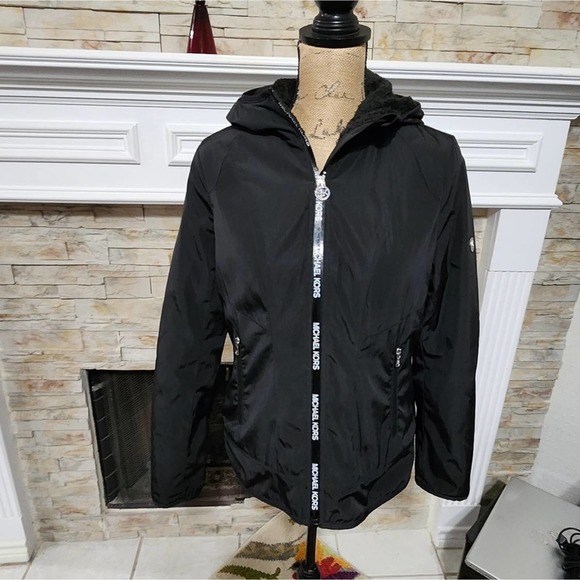 Michael Kors black & white logo puffer‎ coat size small new - Picture 1 of 9
